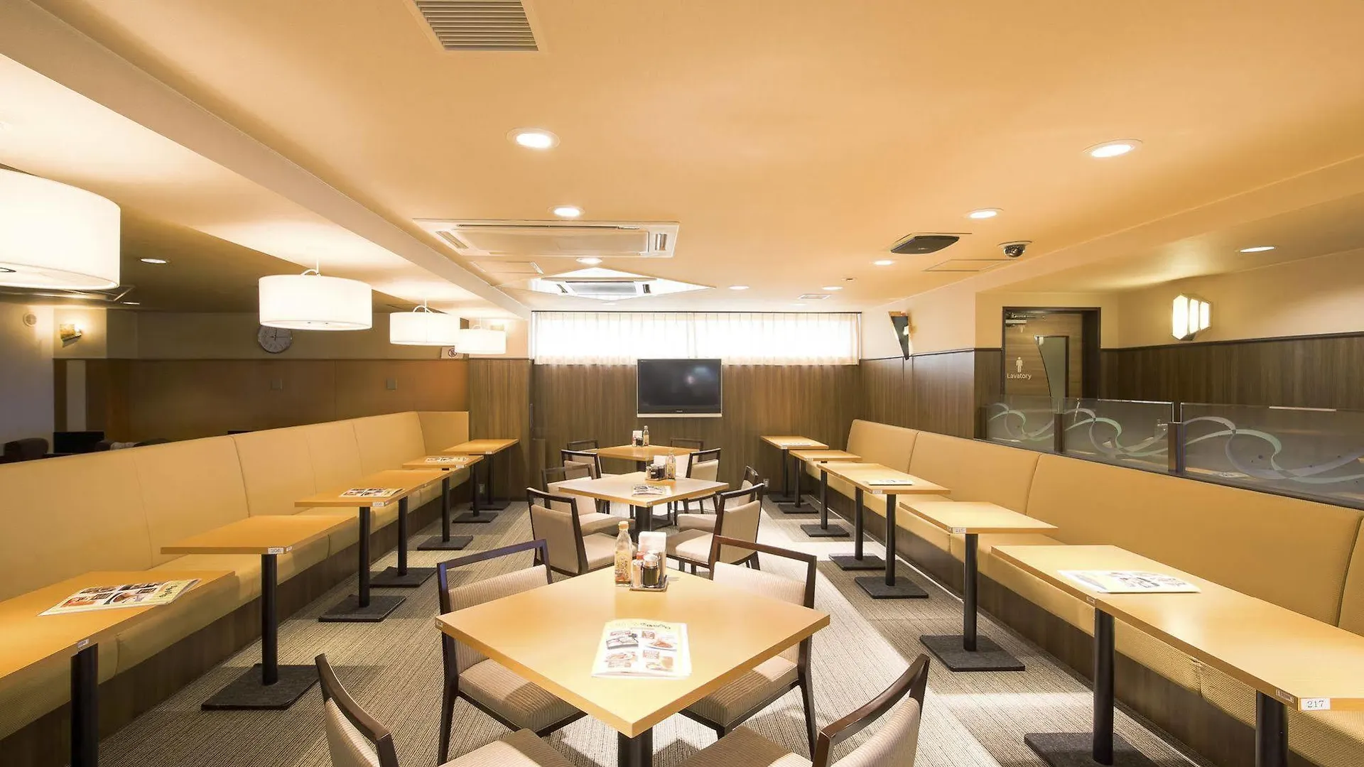 Sauna And Capsule Hotel Rumor Plaza 교토 2*,  일본