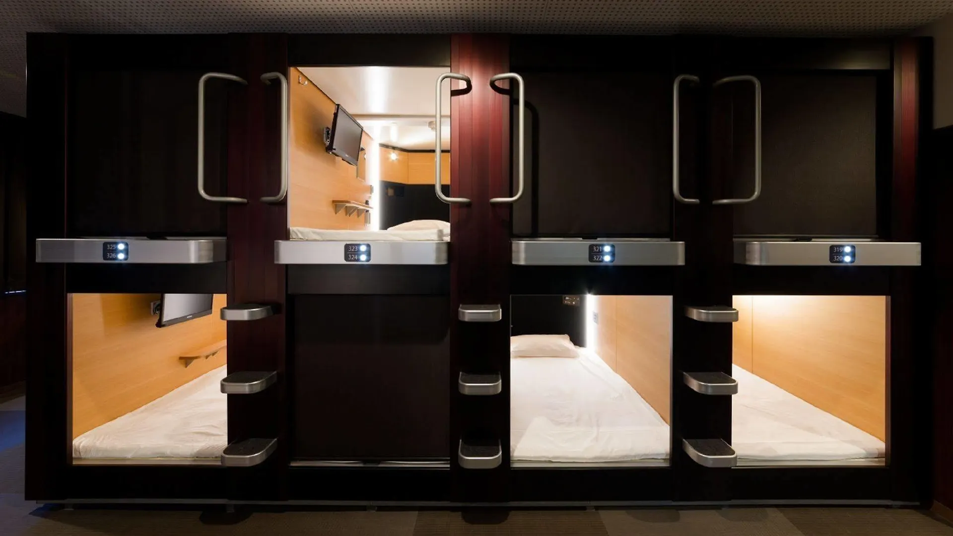 Sauna And Capsule Hotel Rumor Plaza 교토 2*,
