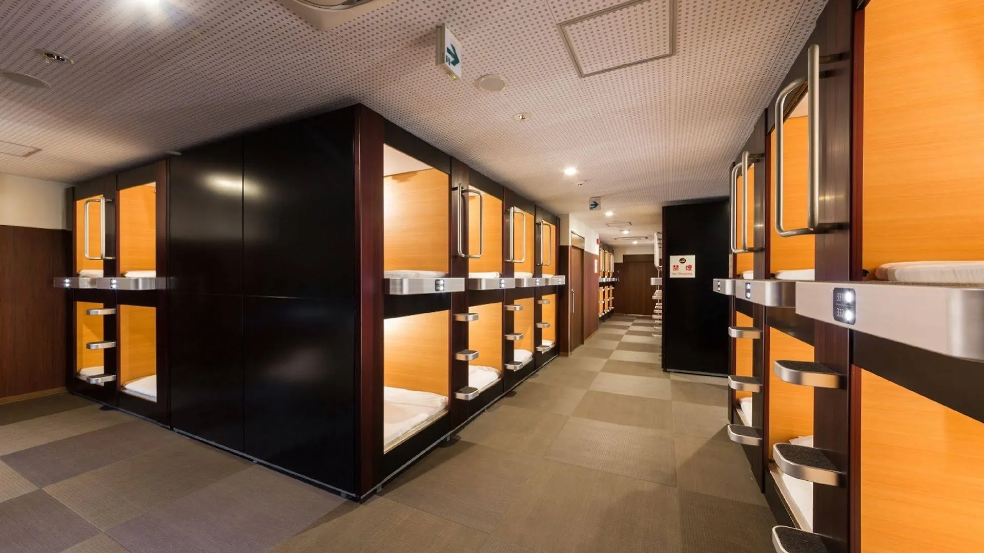 Sauna And Capsule Hotel Rumor Plaza Kiotó 2*,  Japán