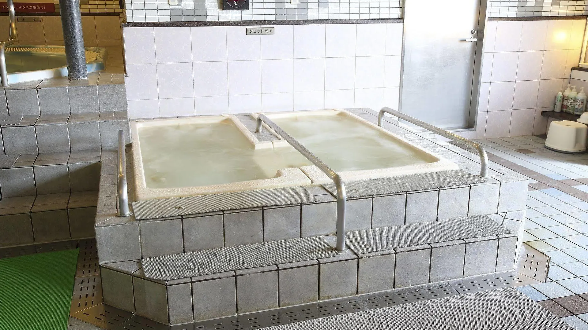**  Sauna And Capsule Hotel Rumor Plaza Kiotó Japán